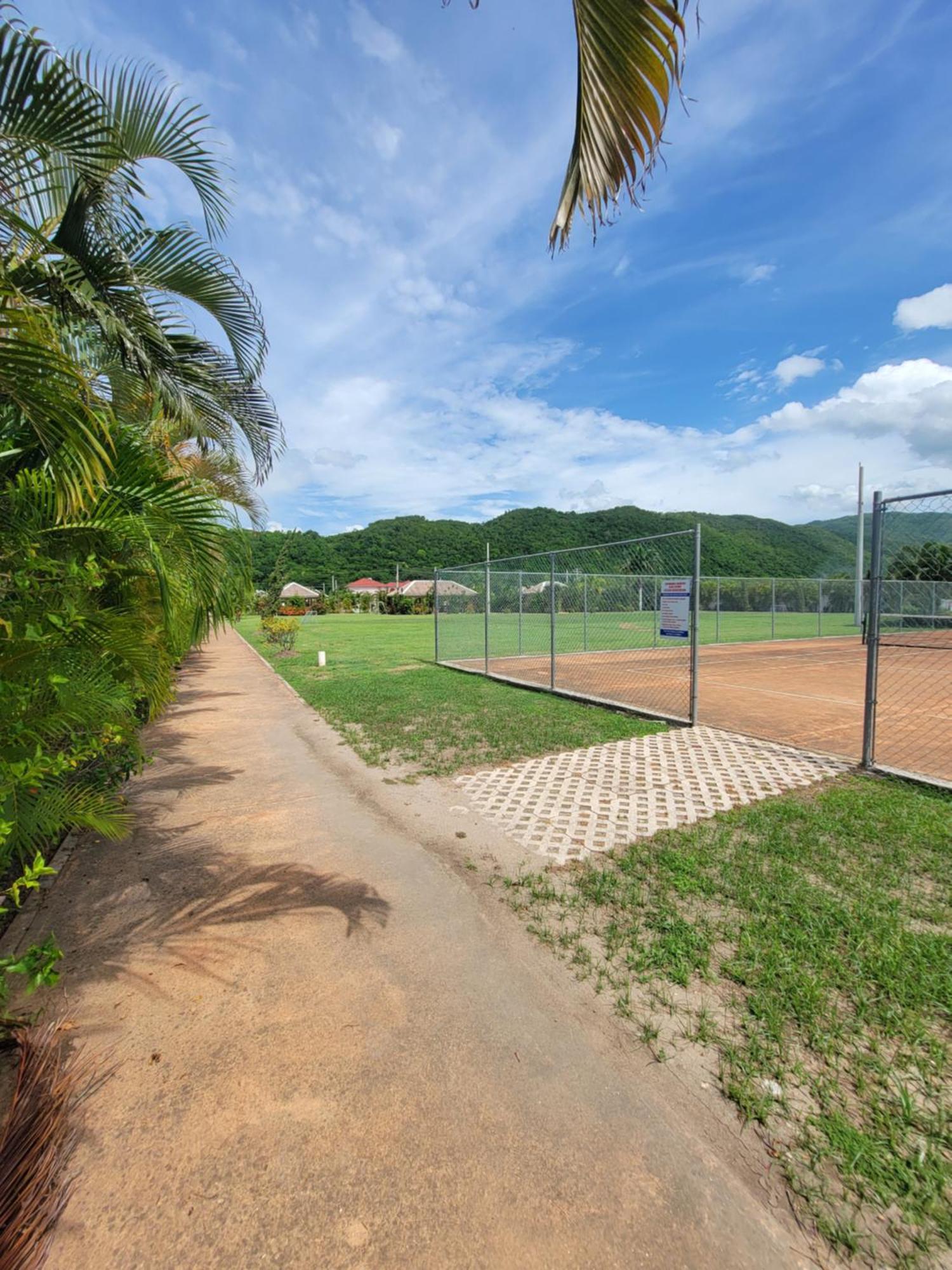 Comfortable Strategic Lodging Quarters Spanish Town المظهر الخارجي الصورة