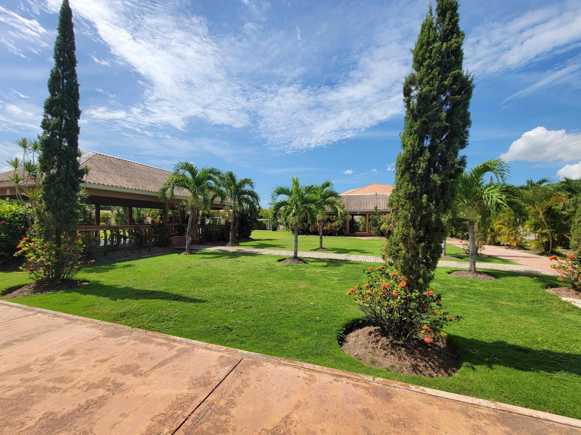 Comfortable Strategic Lodging Quarters Spanish Town المظهر الخارجي الصورة