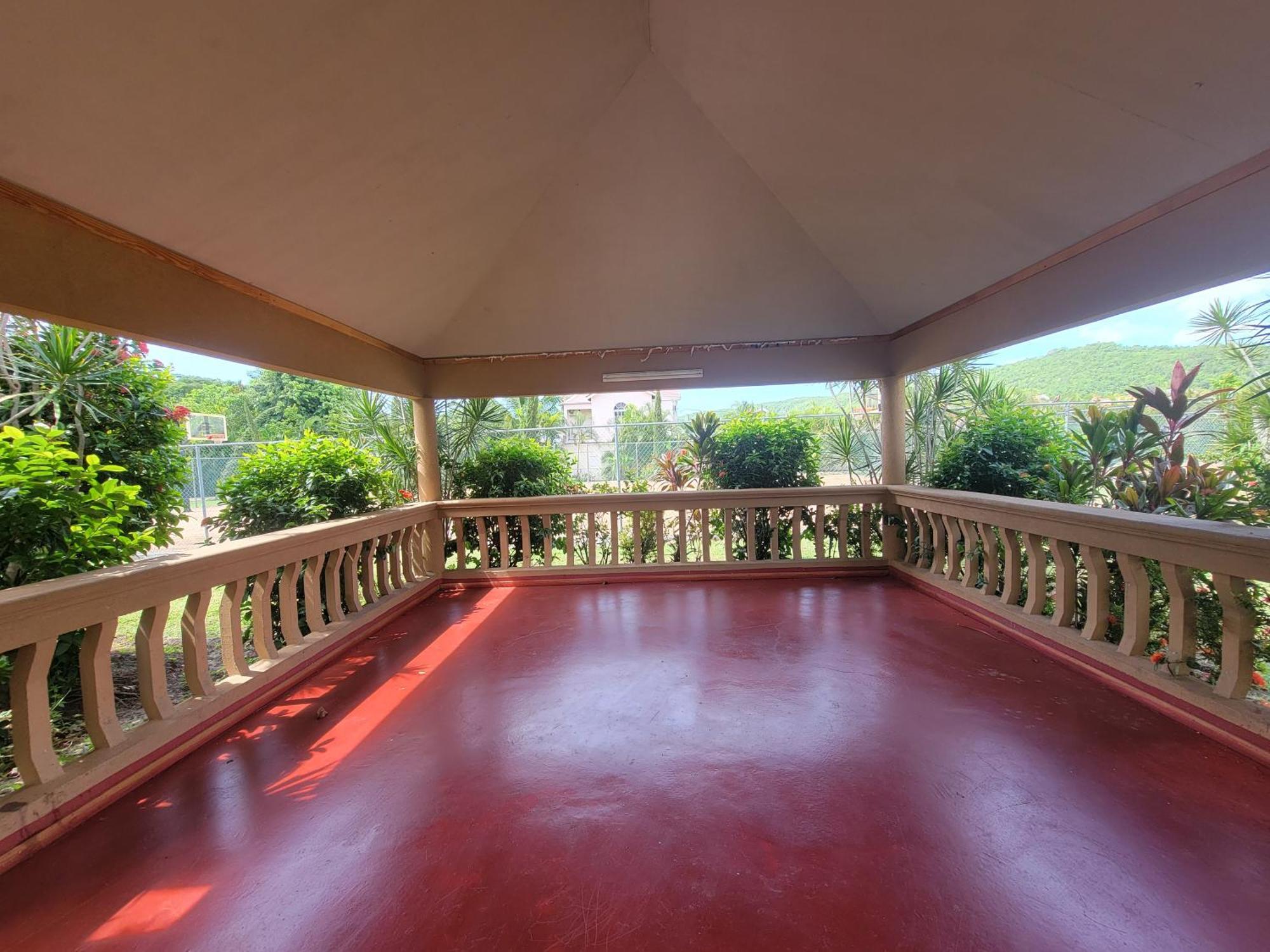 Comfortable Strategic Lodging Quarters Spanish Town المظهر الخارجي الصورة