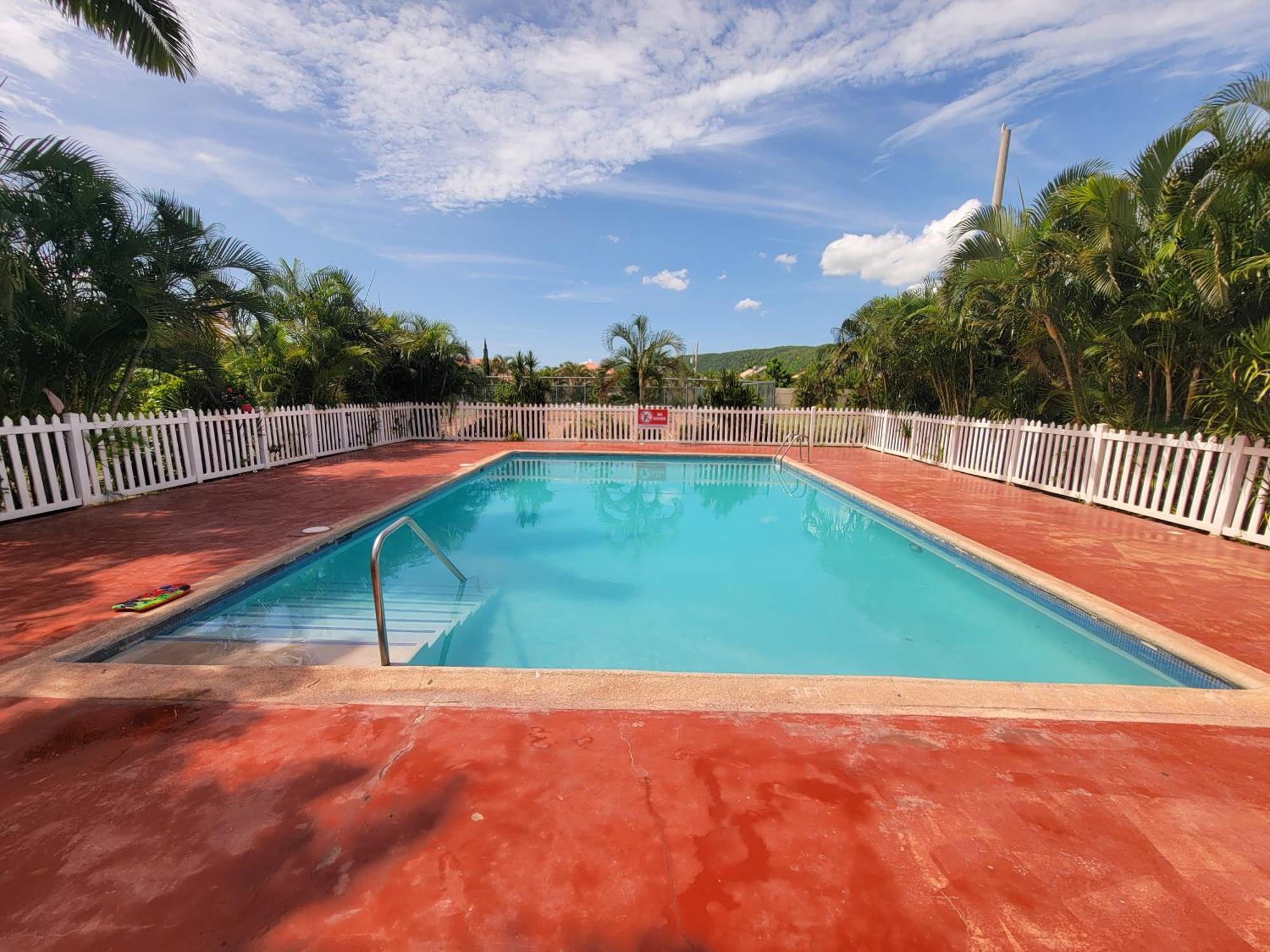 Comfortable Strategic Lodging Quarters Spanish Town المظهر الخارجي الصورة